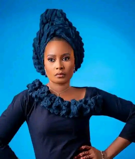 Alamomin Mace Tana Son Saurayi